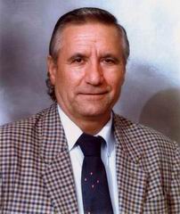 Giuseppe Di Iorio è nato a Chieti il 16 giugno 1944, città nella quale attualmente risiede. Insegnante in pensione, é coniugato ed ha due figli. - Biografia01